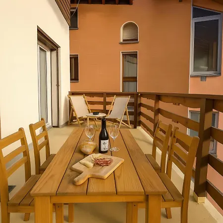 Appartamento Romeu En Famille- Confort Et Nature- T2 Premium- 6 Couchages -5 Mn Centre & Telecabine- Tyrolienne Et Luge Geante *