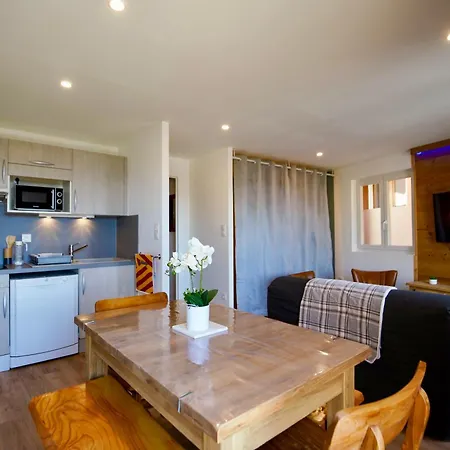 아파트 Les Marmottes-centre-ville-terrasse & Bois- T2-premium-parking Couvert-netflix-6 Pers