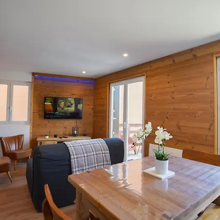 Les Marmottes-centre-ville-terrasse & Bois- T2-premium-parking Couvert-netflix-6 Pers Font-Romeu-Odeillo-Via