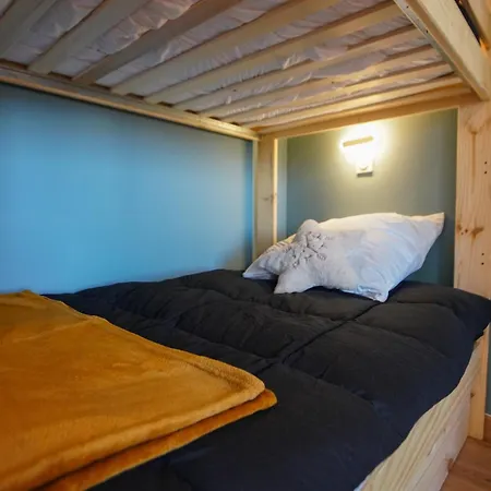 Les Marmottes-centre-ville-terrasse & Bois- T2-premium-parking Couvert-netflix-6 Pers Apartment