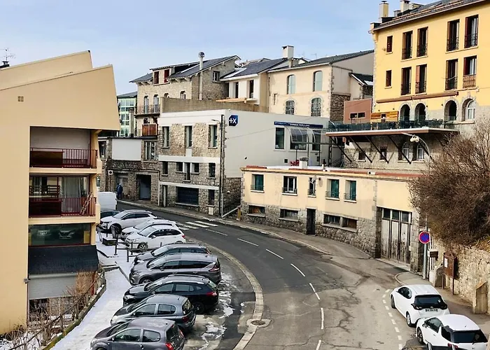 Les Marmottes-centre-ville-terrasse & Bois- T2-premium-parking Couvert-netflix-6 Pers Apartamento