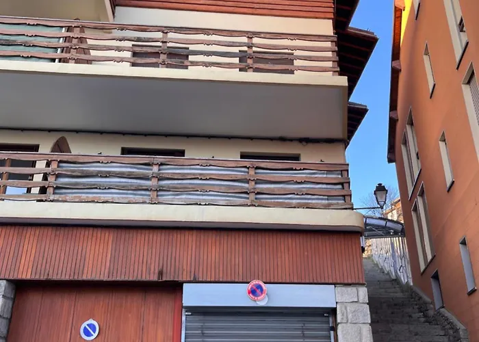 Les Marmottes-centre-ville-terrasse & Bois- T2-premium-parking Couvert-netflix-6 Pers *