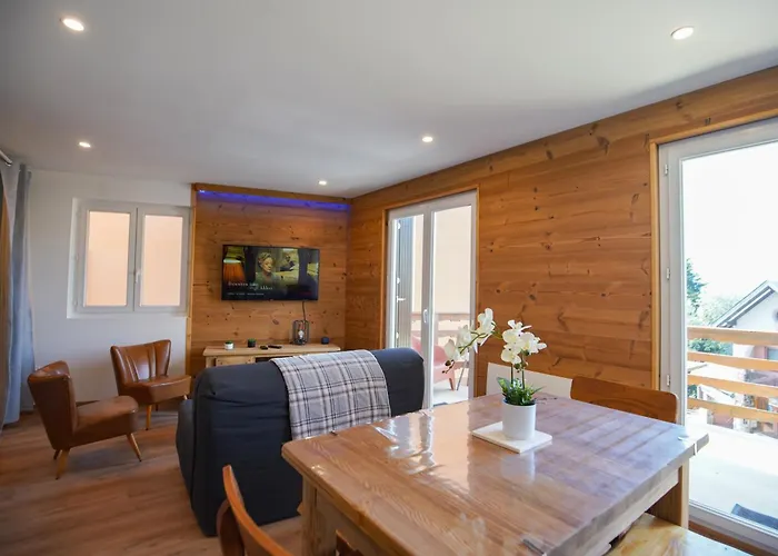 Les Marmottes-centre-ville-terrasse & Bois- T2-premium-parking Couvert-netflix-6 Pers Font-Romeu-Odeillo-Via