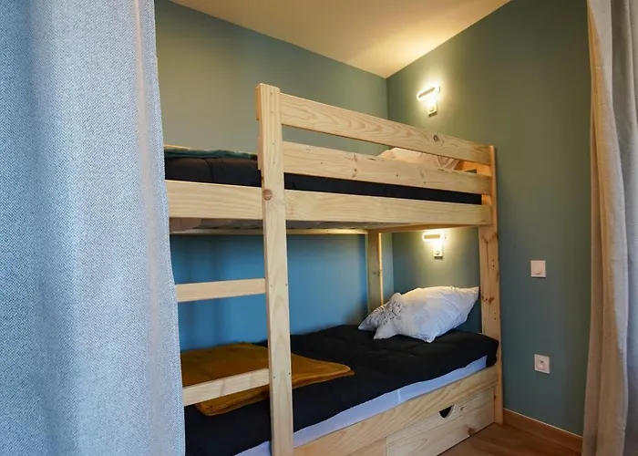 Les Marmottes-centre-ville-terrasse & Bois- T2-premium-parking Couvert-netflix-6 Pers * Font-Romeu-Odeillo-Via