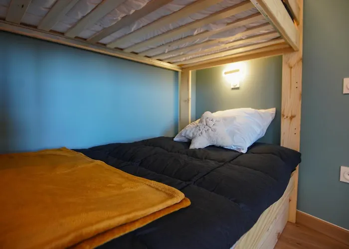 Les Marmottes-centre-ville-terrasse & Bois- T2-premium-parking Couvert-netflix-6 Pers Apartamento