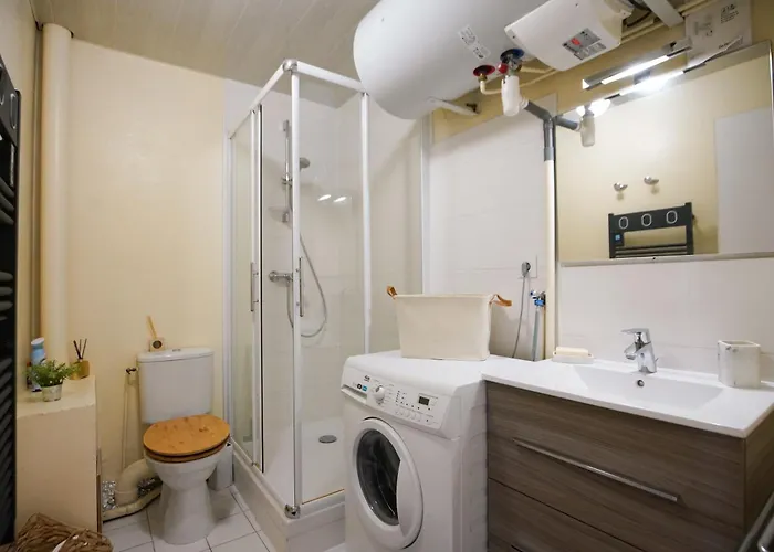 Les Marmottes-centre-ville-terrasse & Bois- T2-premium-parking Couvert-netflix-6 Pers
