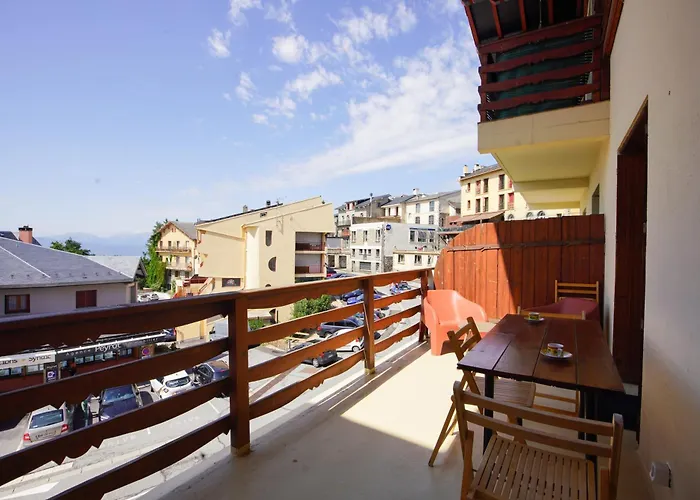 Les Marmottes-centre-ville-terrasse & Bois- T2-premium-parking Couvert-netflix-6 Pers Apartamento